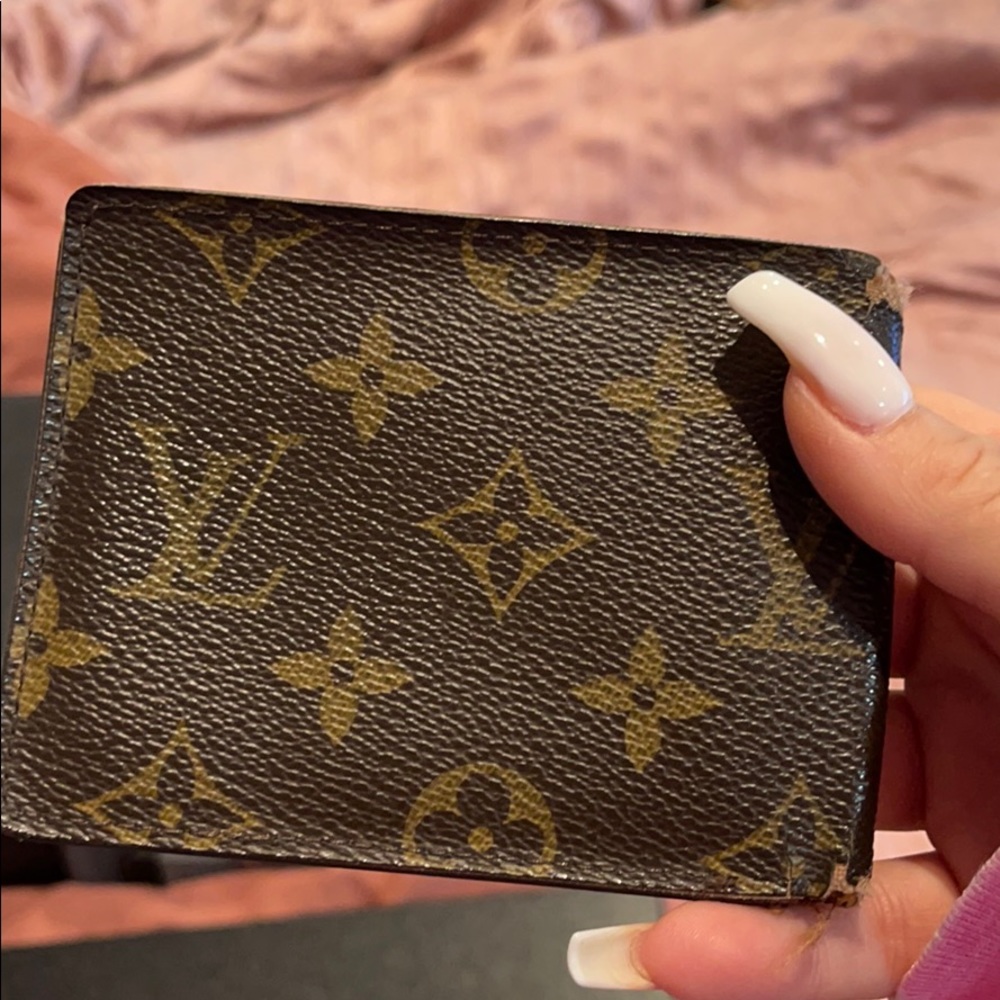 Authentic Louis Vuitton man’s wallet - Picture 5 of 5